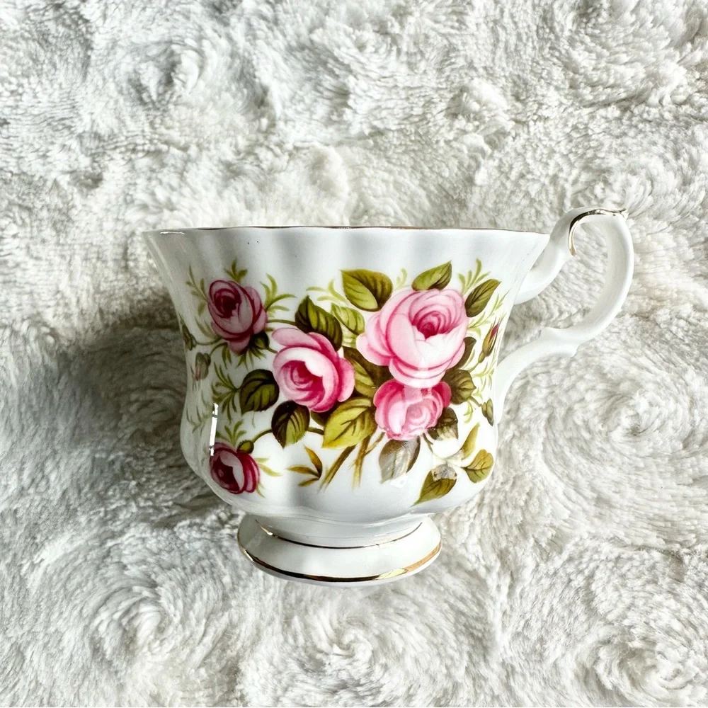 Vintage Royal Albert Teacup Flower of the Month June Roses Floral Leaf 1970 READ